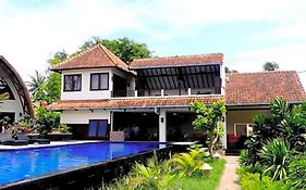 Oceans 5 Resort